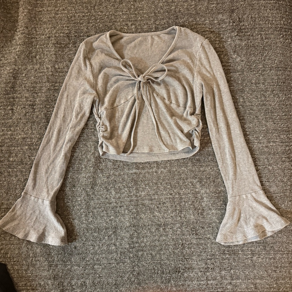 Gray Long Flared Sleeve Cropped Top